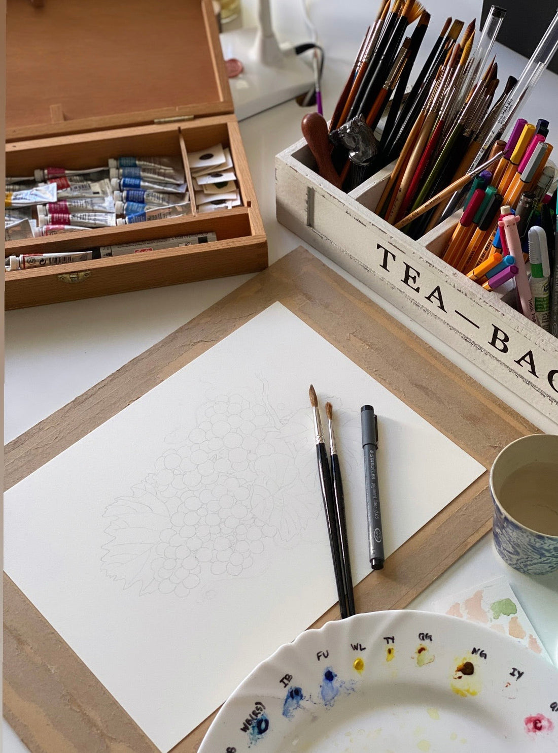 MY FAVOURITE ART SUPPLIES