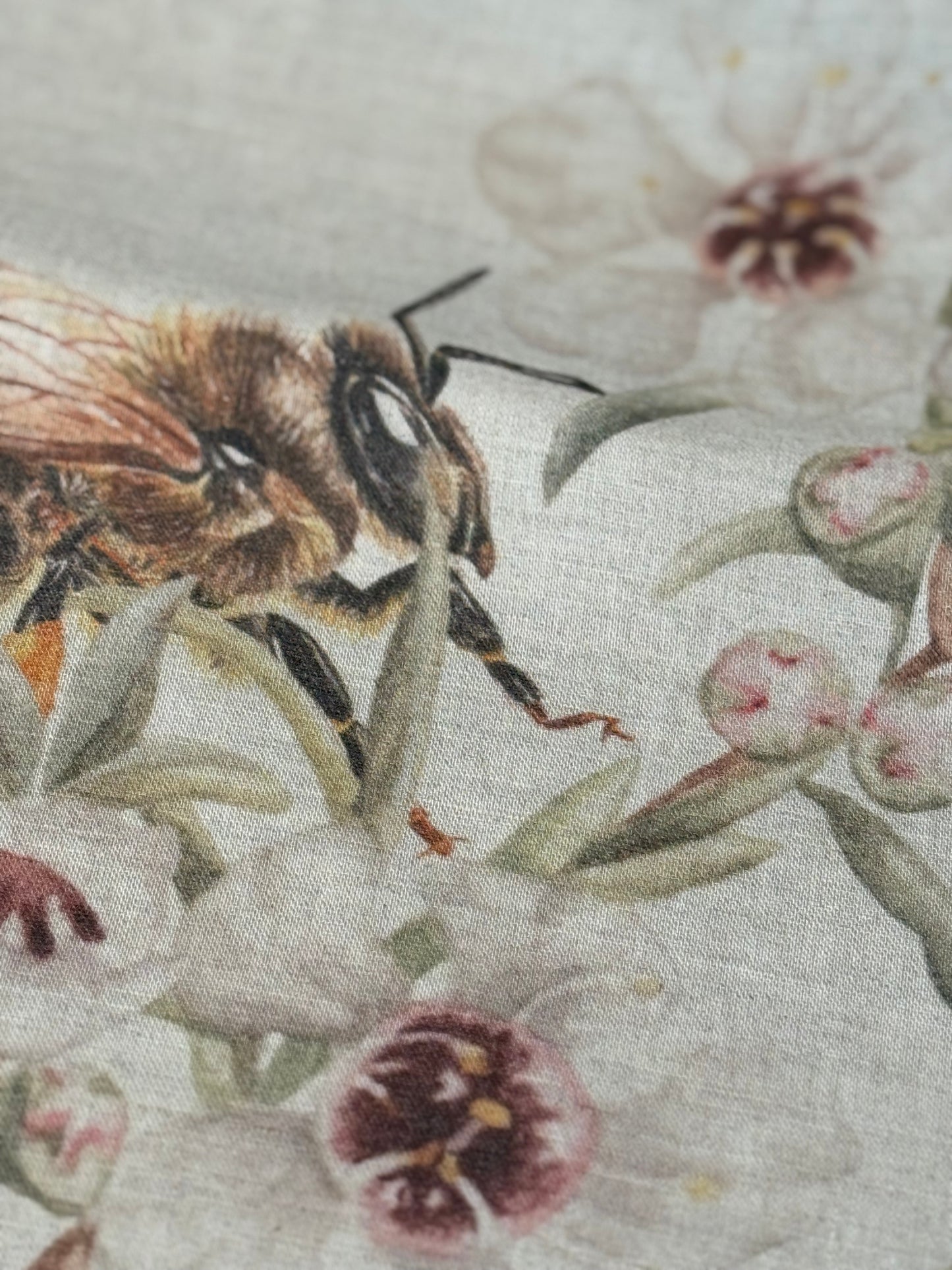 BEES and KANUKA LINEN TEA TOWEL